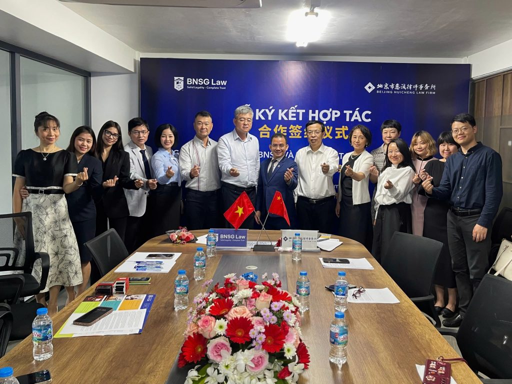 Toàn cảnh lễ ký kết